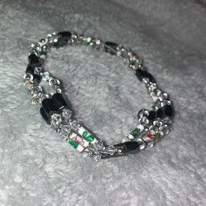 Magnetic bracelet / necklace / anklet